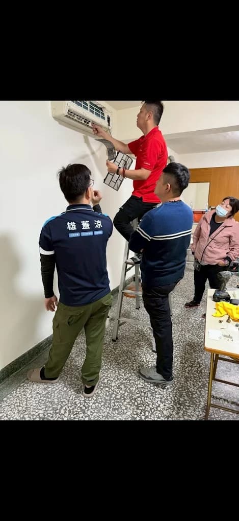 技師親自示範冷氣清洗