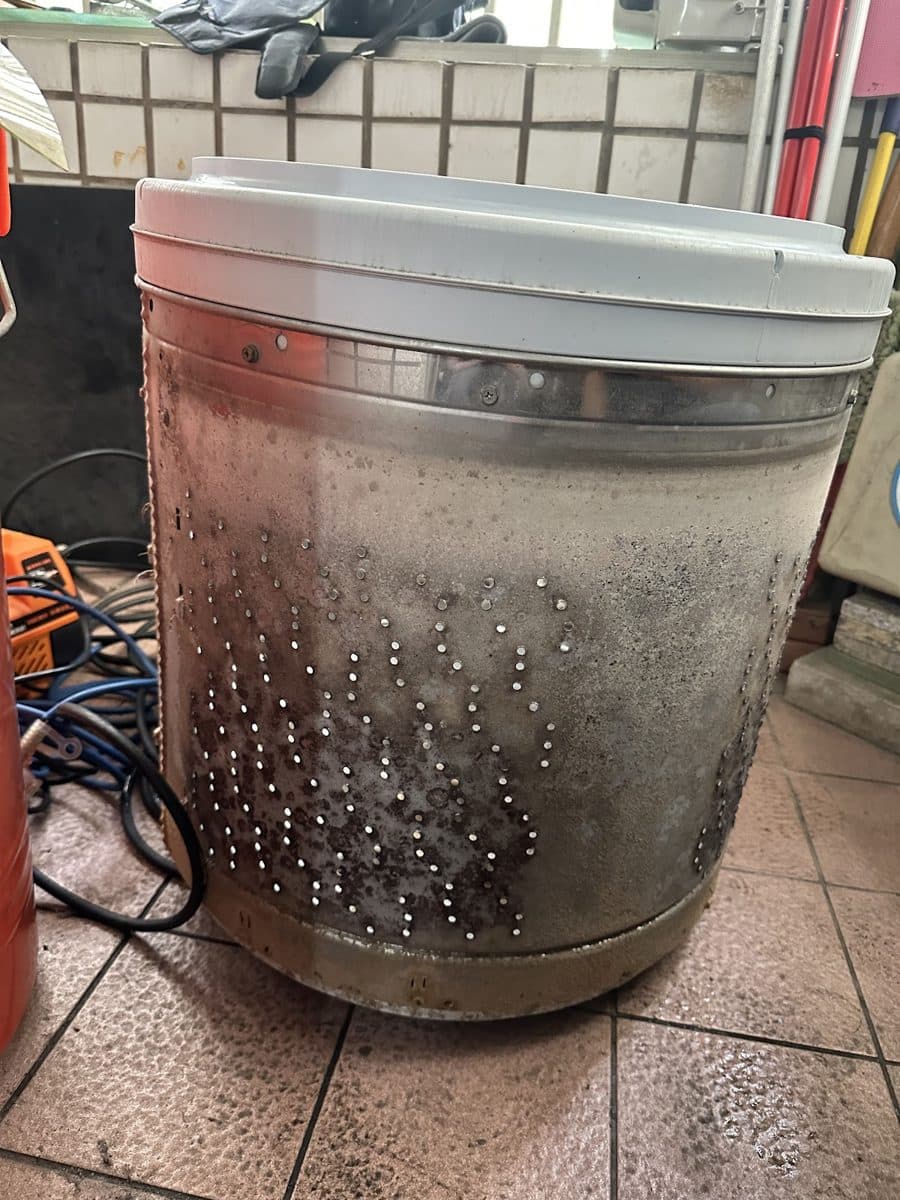 台南永康區直立式洗衣機清洗|內槽拆出來才知道有多髒 清洗前